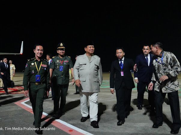 Menhan Prabowo Subianto saat tiba di Kamboja. Foto: Dok Kemenhan